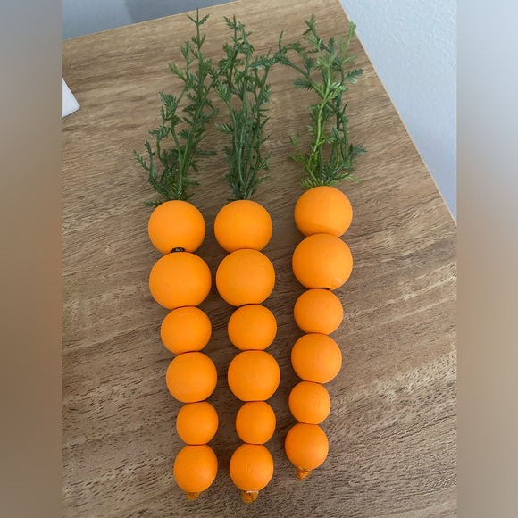 Decorative Orange Beaded Carrot Set - Picture 3 of 4